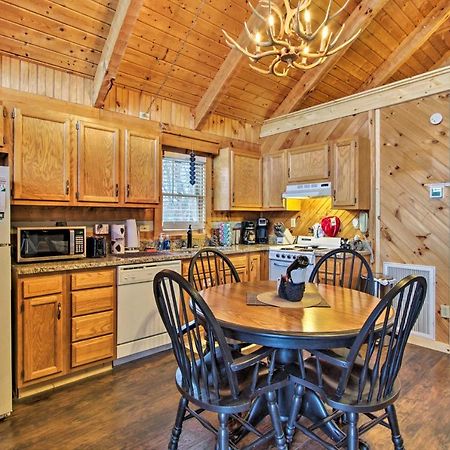 Sevierville Cabin With Private Hot Tub And Fireplace! Dış mekan fotoğraf