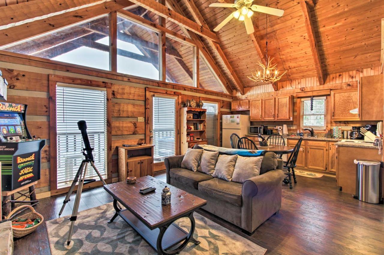 Sevierville Cabin With Private Hot Tub And Fireplace! Dış mekan fotoğraf