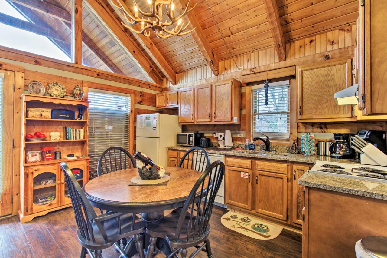 Sevierville Cabin With Private Hot Tub And Fireplace! Dış mekan fotoğraf