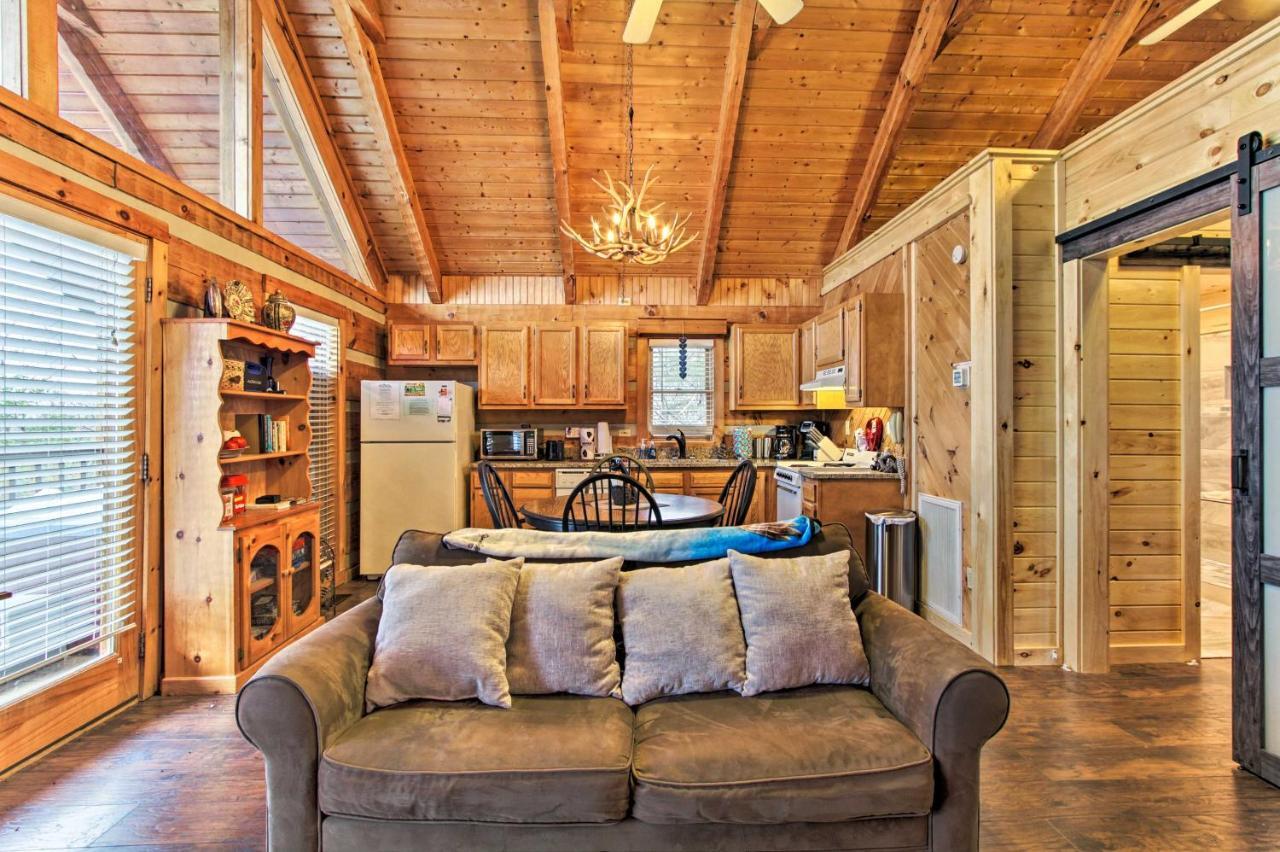 Sevierville Cabin With Private Hot Tub And Fireplace! Dış mekan fotoğraf